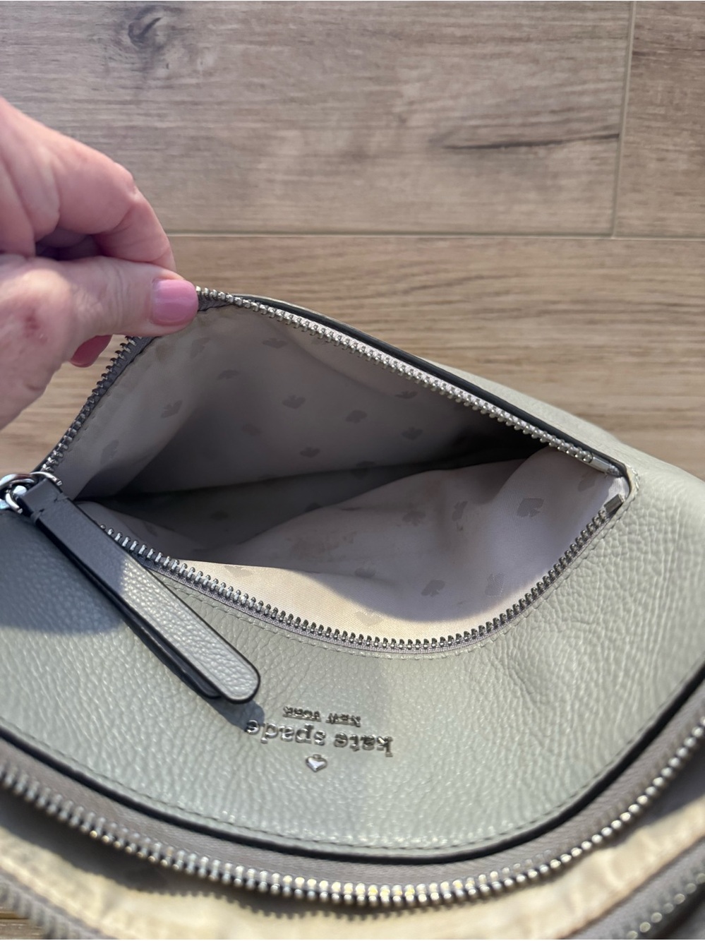 Kate Spade New York Pebbled Leather Crossbody Bag Gray Zip Top Adjustable Strap - Picture 4 of 7